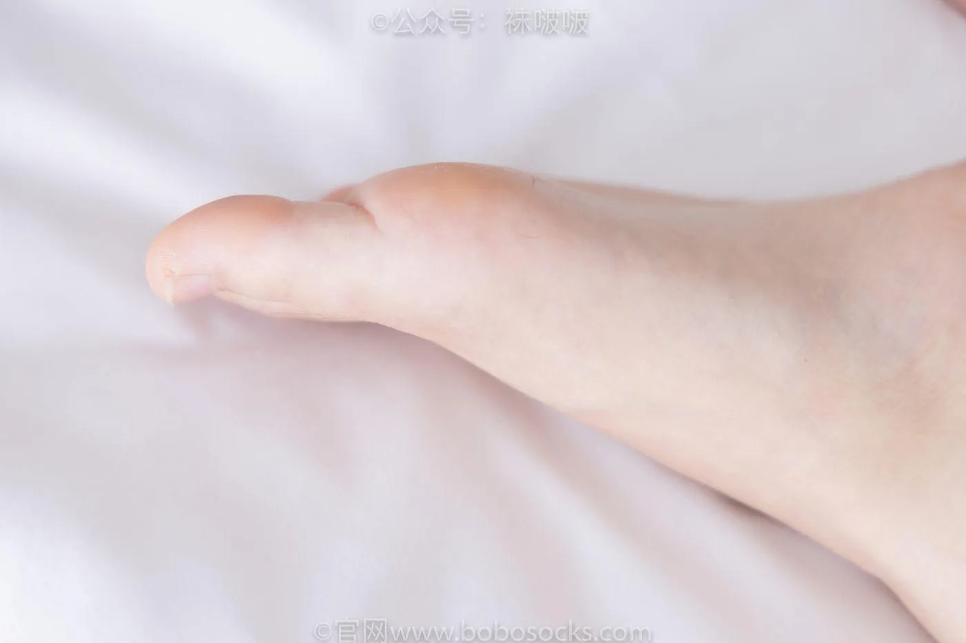 [BoBoSocks袜啵啵]NO.036 菠萝-帆布鞋、白棉袜、裸足 [138P]插图1